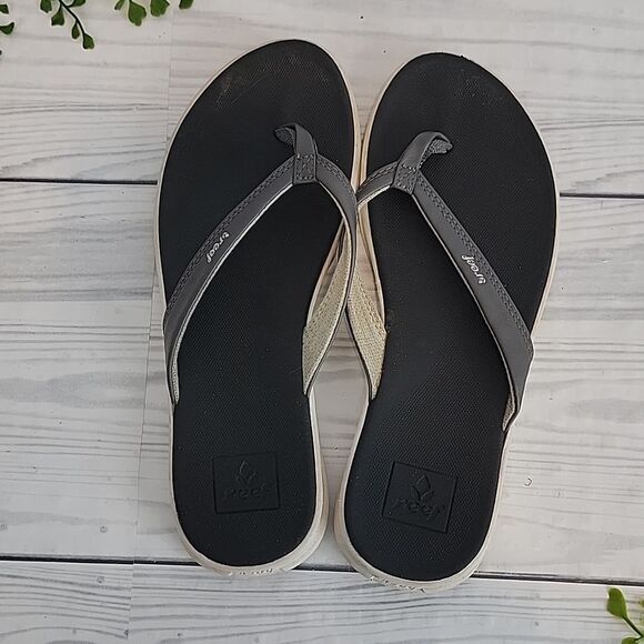 Reef Women's Black Flip Flops Size S - Picture 5 of 9
